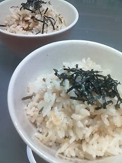 塩昆布と桜えびの炊き込みご飯