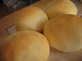 レンジで発酵♪薄力粉のふわふわ丸パン