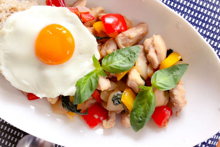 チキンのバジル炒め ガパオ風ごはん レシピ 作り方 By さらさ クックパッド 簡単おいしいみんなのレシピが364万品