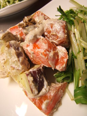 にんじんとさつまいも胡麻ヨーグルトサラダ