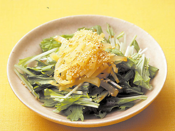 水菜とたくあんのサラダ
