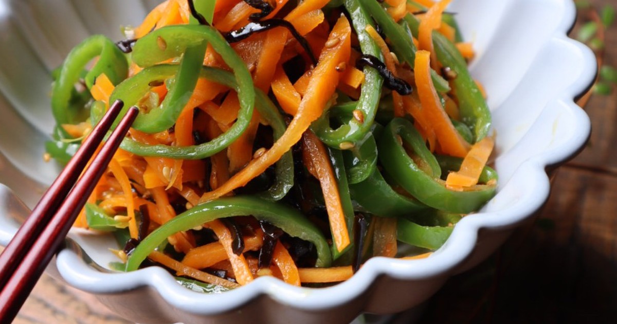 レンジで簡単！ピーマンと人参の塩昆布炒め by sachi825 【クックパッド】 簡単おいしいみんなのレシピが356万品