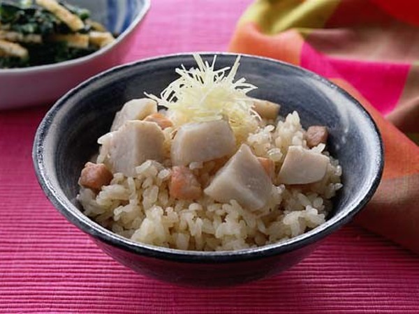 里いもと豚肉の炊き込みご飯