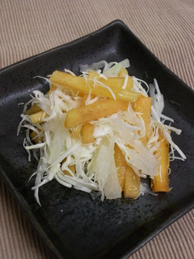 余った柿でほんのり甘いシャキシャキサラダ