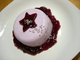 ラベンダー色ムース☆ぷるぷるゼリー添え♪