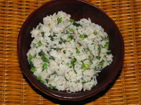 ピリッとした風味の『からし菜飯』