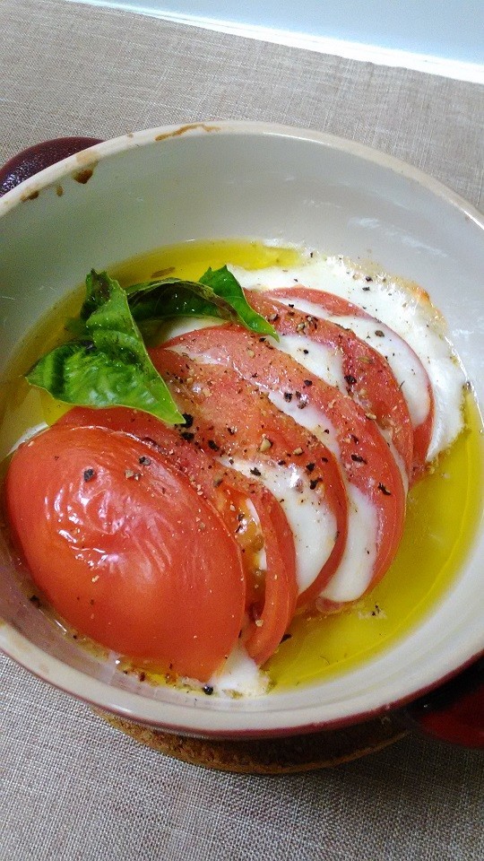 トマトとモッツァレラチーズのカプレーゼ♪の画像