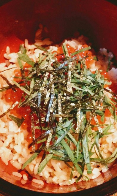わさび醤油ご飯のイクラ丼の写真