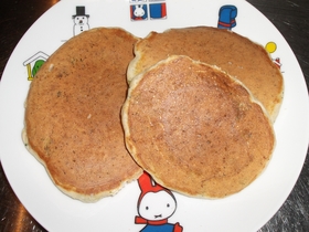 ツナマヨが入ったホットケーキ