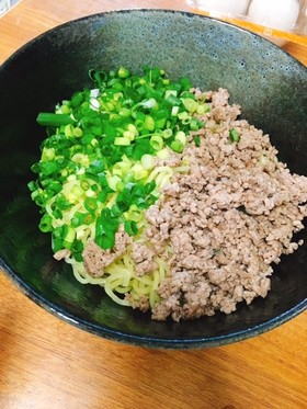 広島名物!汁なし担々麺