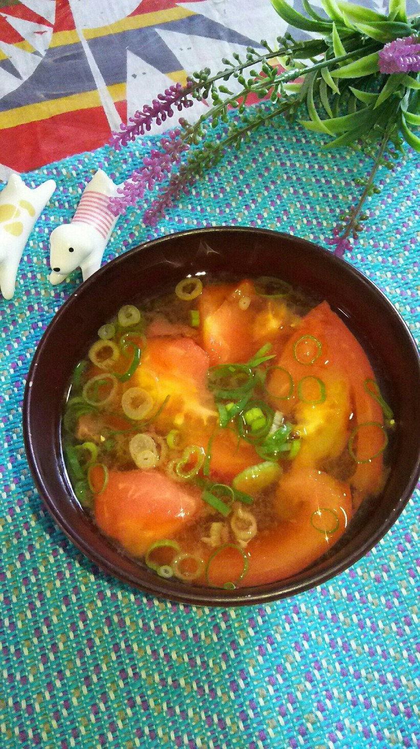 レンジで簡単 トマトの味噌汁の画像