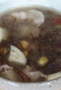 豚肉ともずくの中華スープ（生姜味）