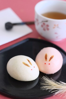 うさぎの紅白饅頭