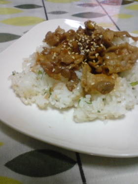 豚バラ肉なのにサッパリ丼