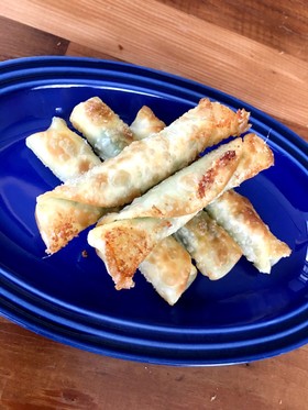 余った餃子の皮で★簡単★大葉チーズ巻き