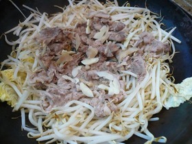 もやしと豚肉の中華鍋蒸し