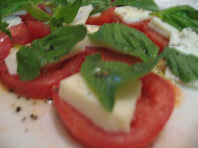 超簡単で見栄えのする　トマトの前菜の写真