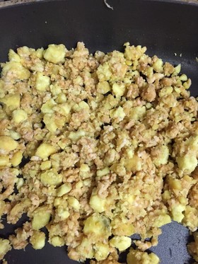 鶏胸ひき肉とさつまいも炒め