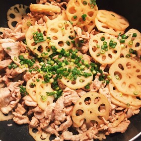 お弁当用にも!豚コマ肉と蓮根の甘辛炒め