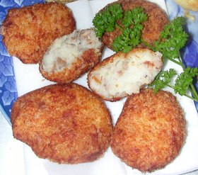 すき焼きの残り肉でポテトコロッケ