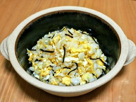 塩こんぶ入りガーリックバターライス