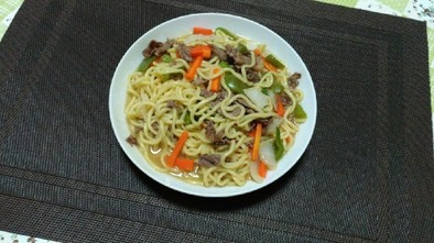 台湾風　牛肉炒麺（焼きそば）の写真