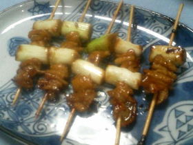 余ったとり皮で焼き鳥を☆