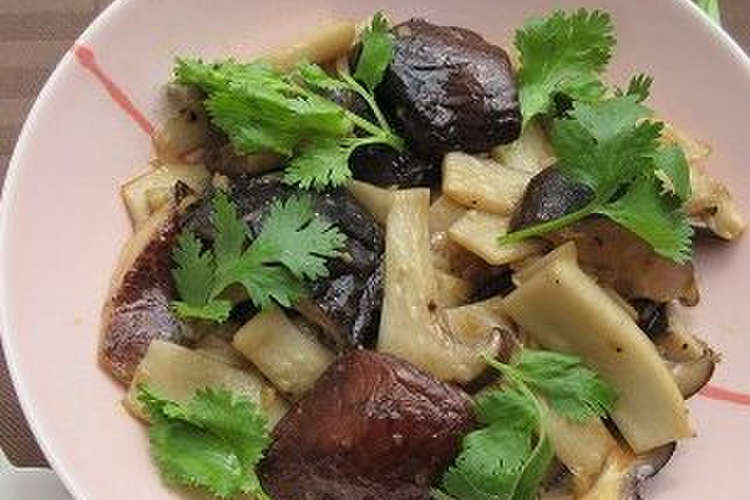 干ししいたけとエリンギのうま煮風 レシピ 作り方 By ヌーシ クックパッド 簡単おいしいみんなのレシピが352万品