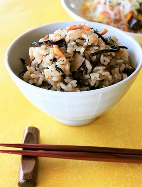 具だくさん!国産乾物の炊き込みご飯