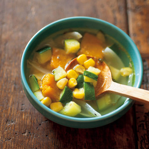 コーンと野菜のスープ
