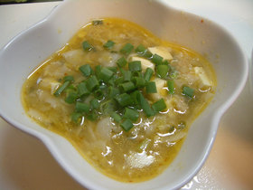 ピリ辛簡単餃子スープ