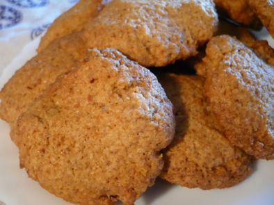 キャラメル風味のクッキーココナツ入りの写真