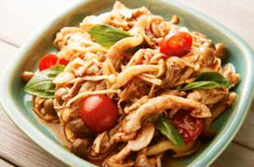 きのこと豚肉のトマト風味マリネ
