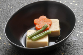 だしが染み染み 高野豆腐の煮物