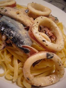 サンマとイカのさっぱりクリームパスタ