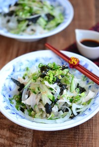 ゆで鶏ときゅうりの韓国風ピリ辛サラダ