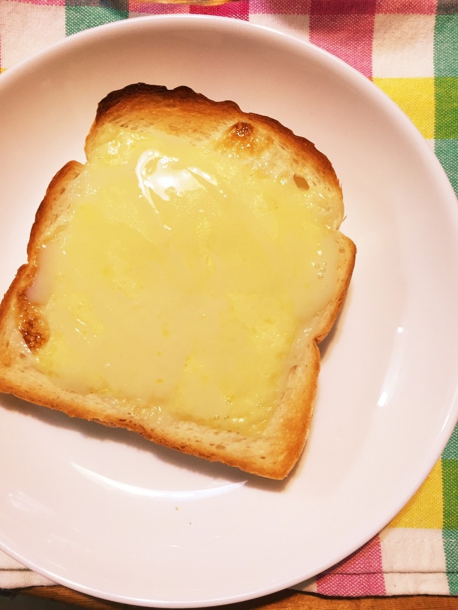 簡単！チーズと練乳 トーストの画像