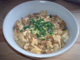 納豆好きの節約ランチに☆納豆丼