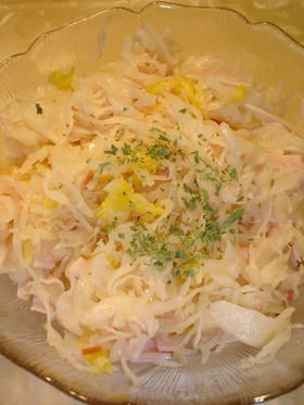 Sauerkrautとパイナップルサラダ