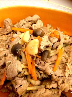 簡単☆焼肉のタレで豚小間とキノコの炒め物
