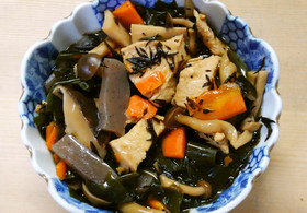 簡単♪鶏むね肉 ひじきと蒟蒻ワカメの煮物