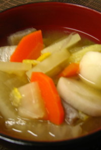 白菜と根野菜の味噌汁