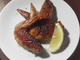かぶりつけ! 手羽先の七味焼き