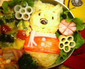 100均の型で雪だるまプーさん♪キャラ弁