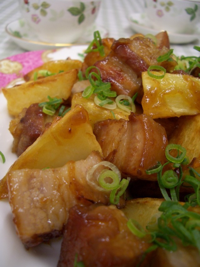 豚バラ肉と揚げジャガイモのさっぱり煮の画像