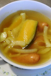 ウインナーとかぼちゃのカレー風味スープ