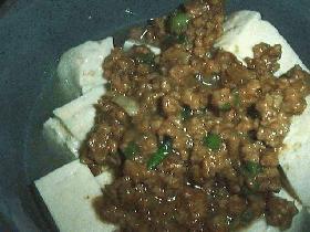 ごまの風味がたっぷりなひき肉あんかけ豆腐