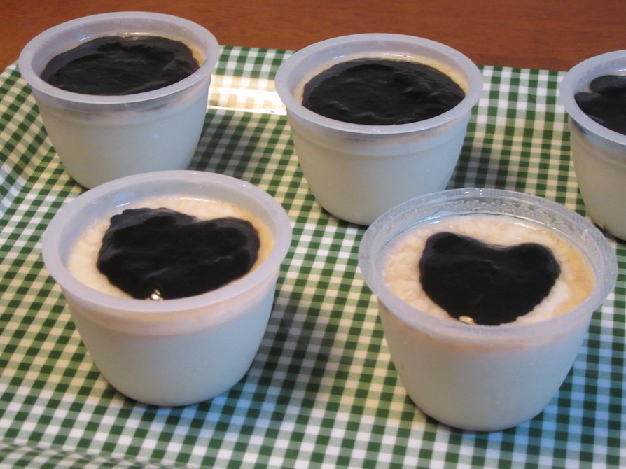 豆乳ごまプリン　～黒ごまソース～の画像