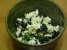 混ぜるだけ!しらすとワカメの豆腐和え