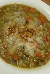 ルクルーゼでレンズ豆のカレースープ